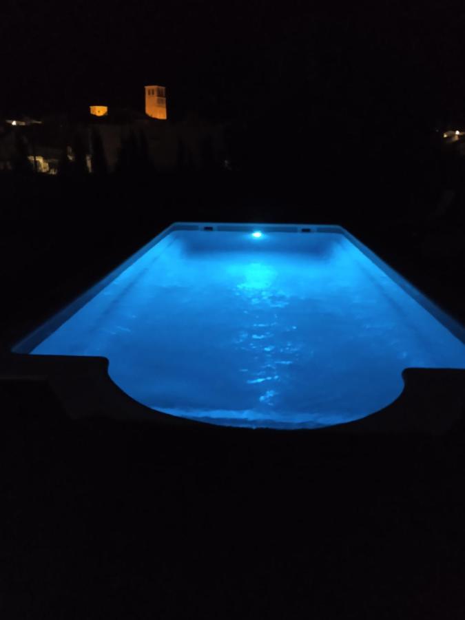 Villa Rural Con Amplia Piscina Campillo de Altobuey Exterior foto
