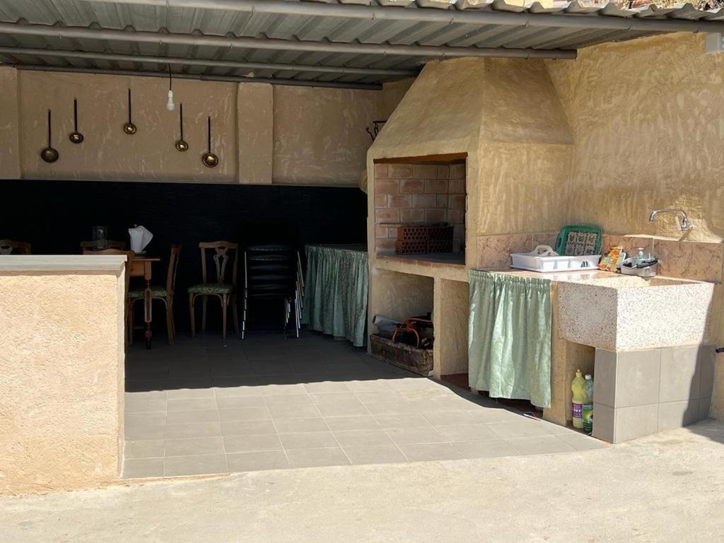 Villa Rural Con Amplia Piscina Campillo de Altobuey Exterior foto